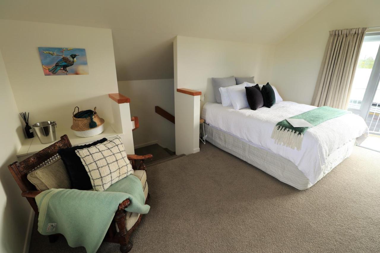 Le Gra Vineyard And Winery Bed & Breakfast Masterton Exterior photo